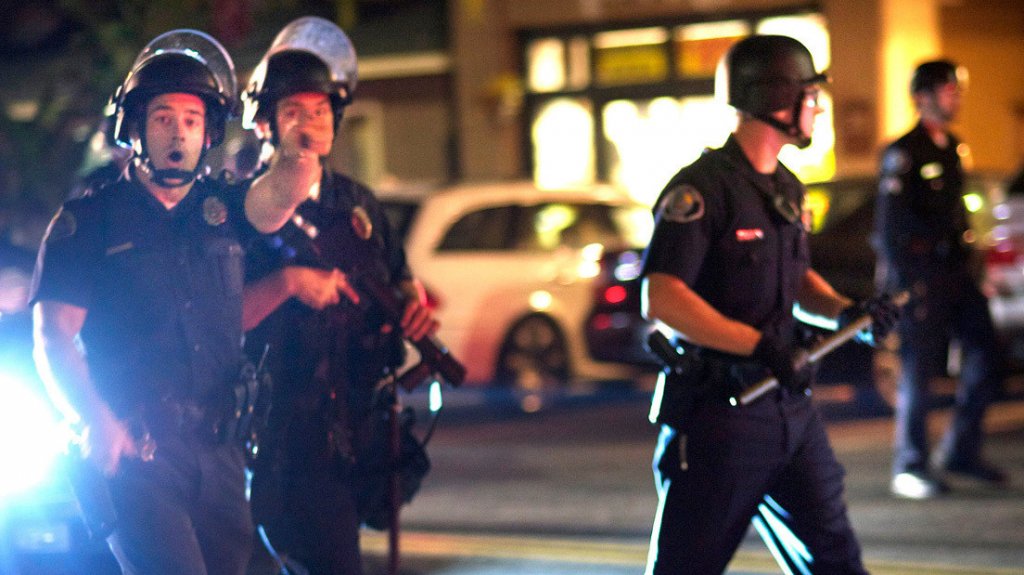  VIDEOS: 150 arrestos en una multitudinaria fiesta en EE.UU. luego de que una invitaci&oacute;n se hiciera viral en TikTok 