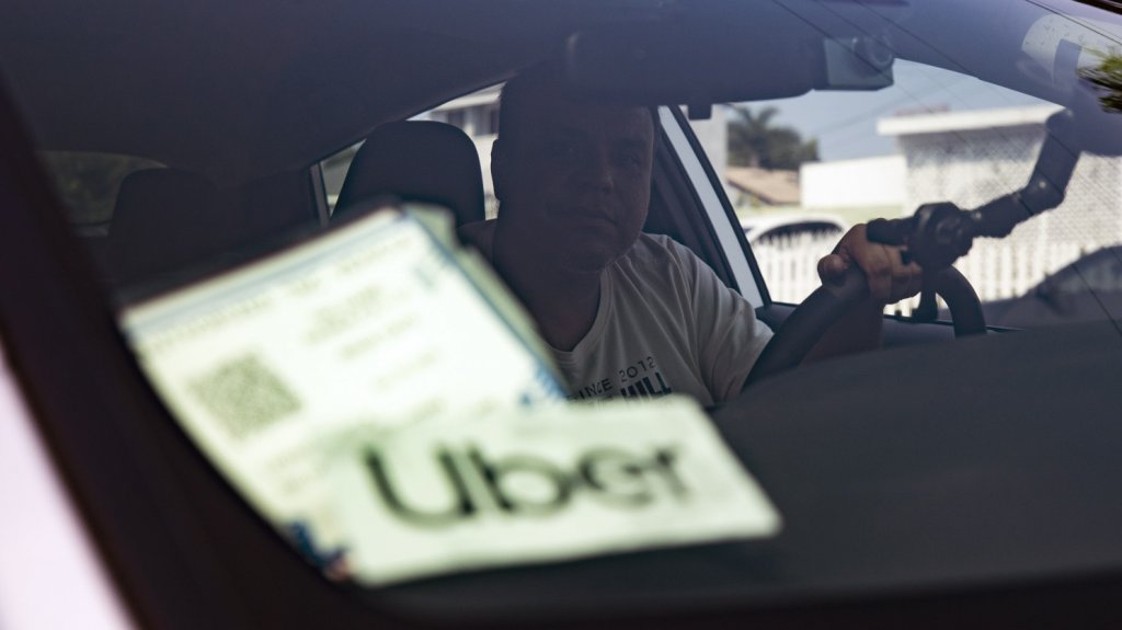  Uber reclama prioridad para vacunas en pleno auge del coronavirus en Florida 