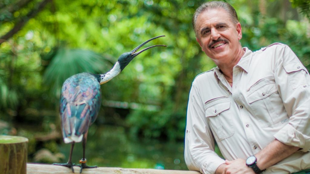  Departamento de Educaci&oacute;n integra clase de ciencias en directo desde &Aacute;frica con Ron Magill 