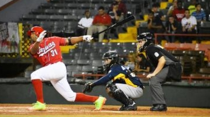 Criollos rompen la mala racha con triunfo sobre los Tiburones