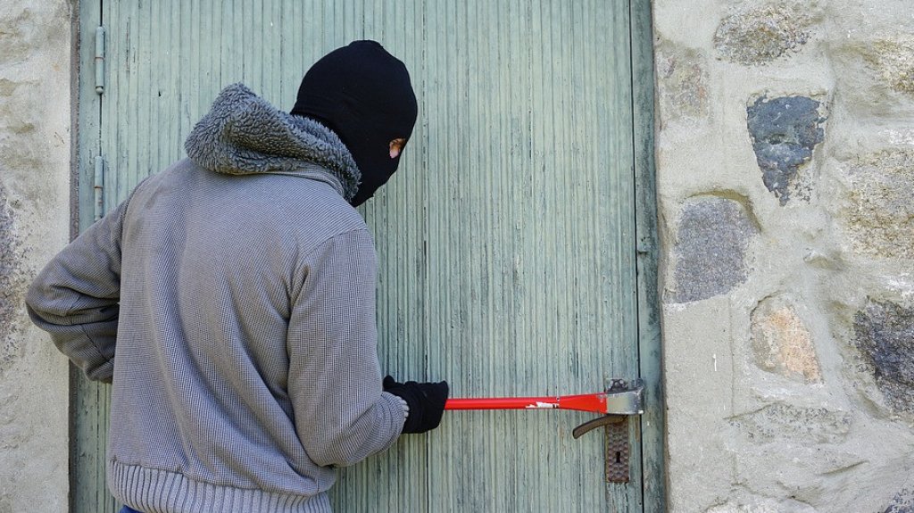  Ladrones se llevan materiales de construcci&oacute;n de residencia en Cayey 