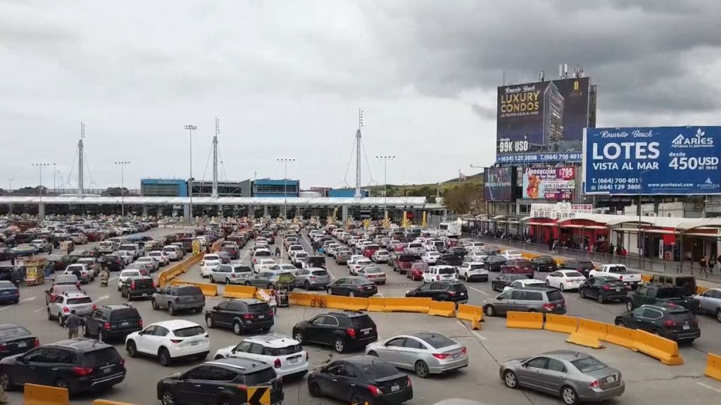  EE.UU. y M&eacute;xico restringen el tr&aacute;nsito fronterizo para frenar el coronavirus 