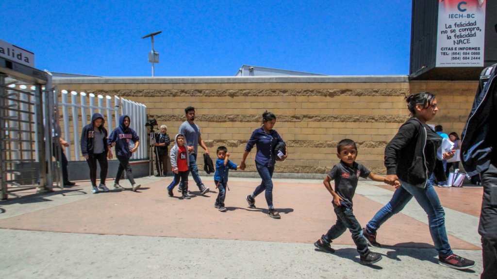  Hallan 5.600 archivos de ni&ntilde;os separados de sus padres por Trump 