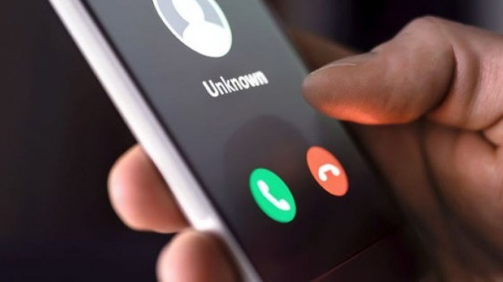  Se hacen pasar por ejecutivo de agencia de telefon&iacute;a y lo estafan por m&aacute;s de dos mil d&oacute;lares 