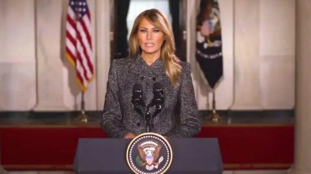  Melania Trump se despide instando &ldquo;a escoger el amor sobre el odio&ldquo; 