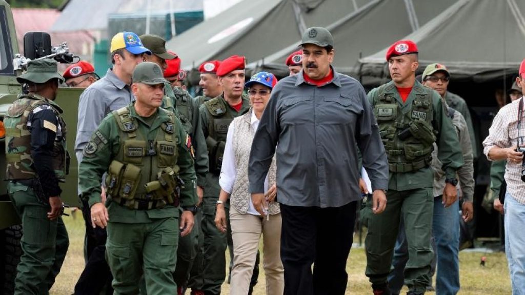  Maduro pone en "situaci&oacute;n de alerta" a las unidades militares de Venezuela ante "planes criminales" 