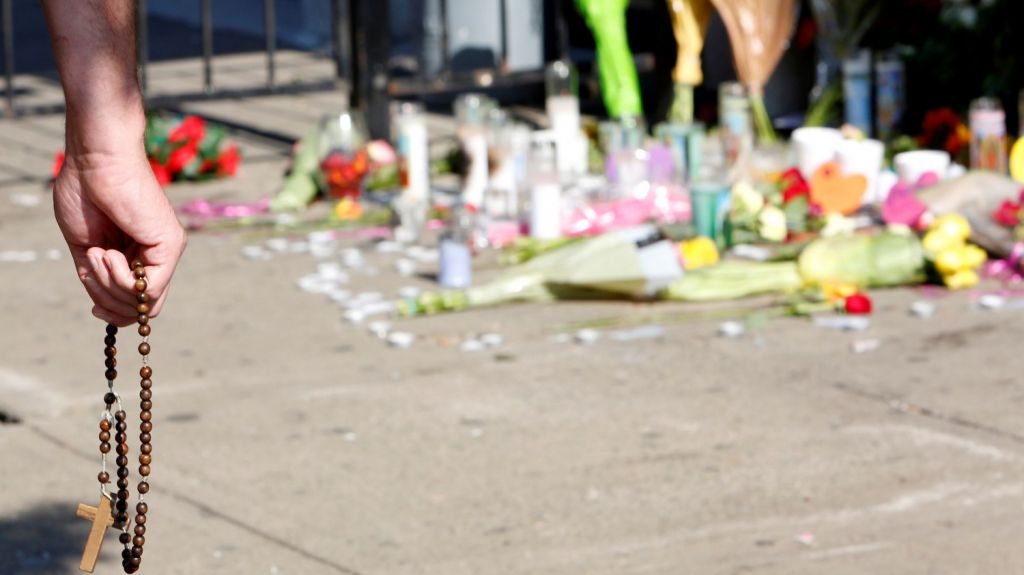  Entran en vigor en Texas leyes que relajan controles de armas pese a tiroteos 