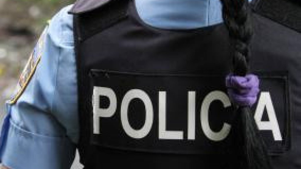  Arrestan a mujer que agredi&oacute; a su hijo discapacitado en Wal-Mart de Cayey 
