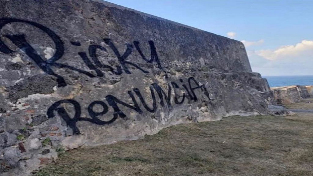  Dañan con “Graffiti” estructura histórica del morro 