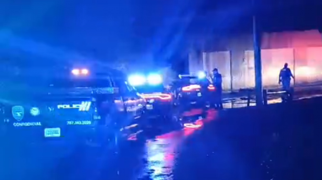  Video: Hallan cadáver de hombre tiroteado y amordazado debajo de puente en Santurce 