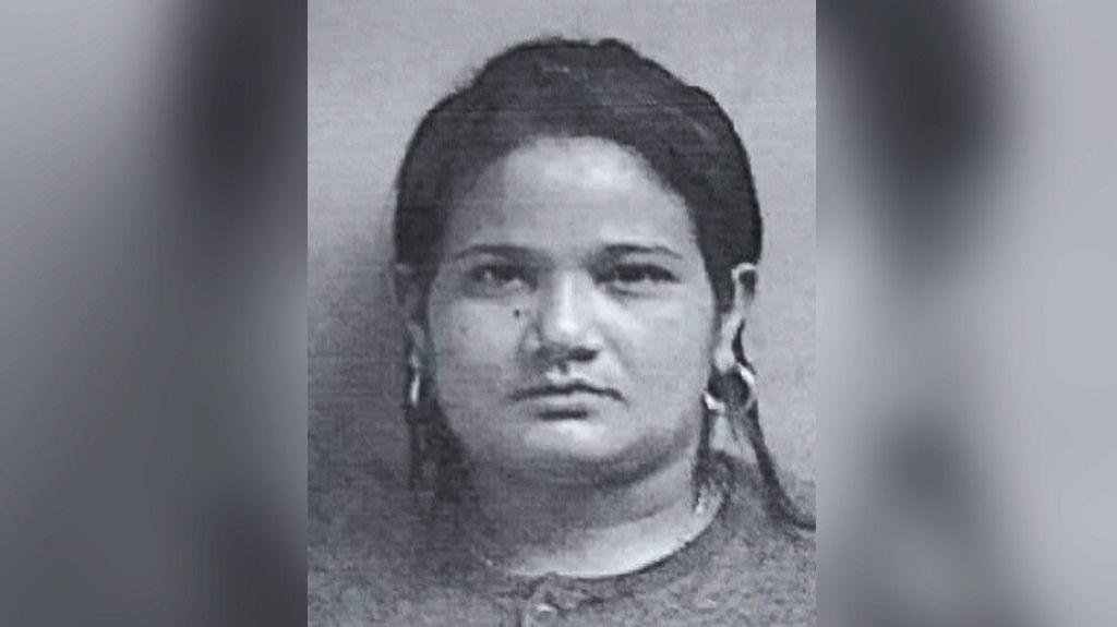  Someten cargos contra mujer por poseer veh&iacute;culo robado 