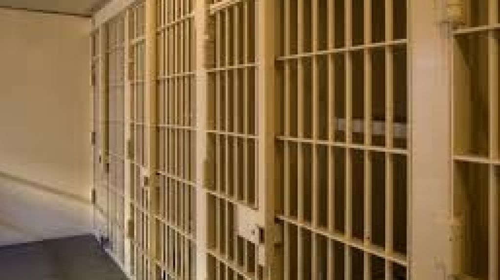  Radican cargos criminales contra hombre que rob&oacute; en colmado de Las Piedras 