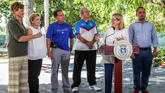 Reinaugura ocho canchas la alcaldesa de San Juan tras 12 años de abandono en la urbanización Baldrich en Hato Rey