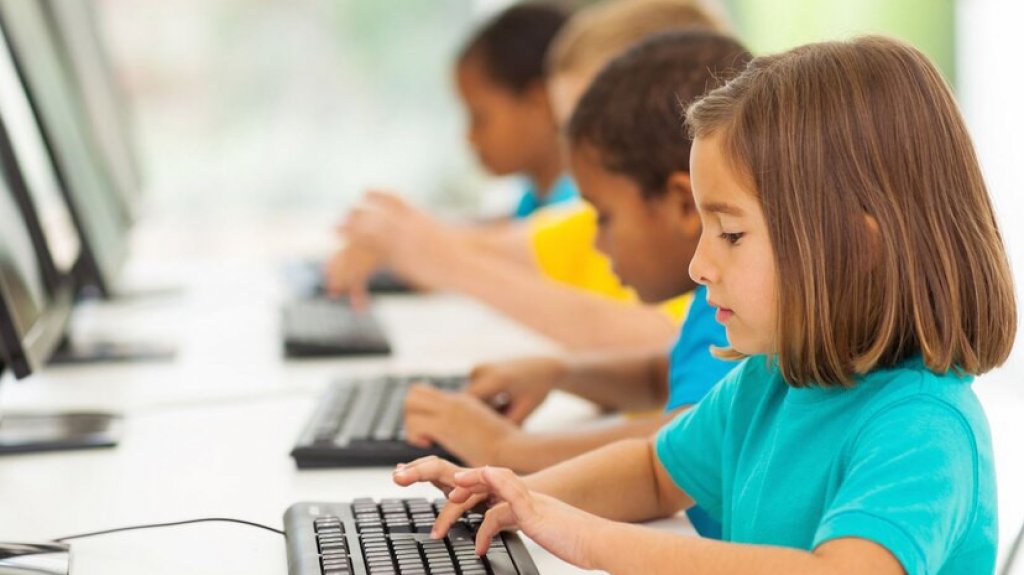  Senador pide acci&oacute;n a empresas de Telecomunicaciones en &aacute;rea este para mejorar servicio a estudiantes 