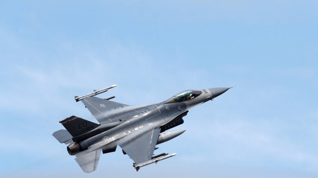  Muere por un disparo en la cabeza de un caza F-16 y su familia recibe una indemnizaci&oacute;n millonaria de la Fuerza A&eacute;rea de EE.UU. 