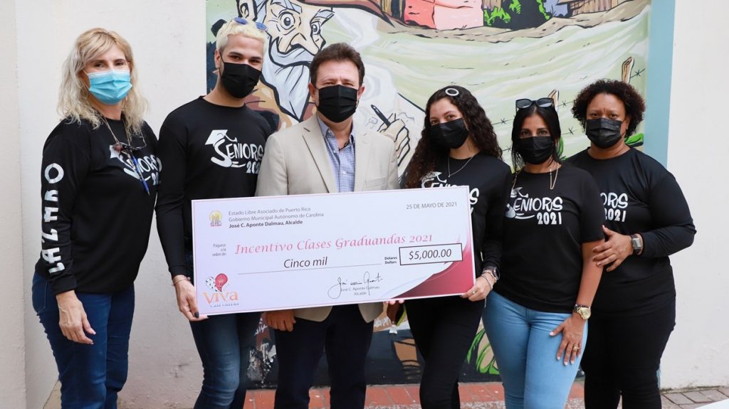  Clases graduandas de Carolina reciben incentivo monetario de 32 mil d&oacute;lares entre 8 escuelas 