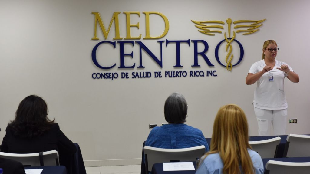  Empleados de Med Centro se capacitan en lenguaje de se&ntilde;as 