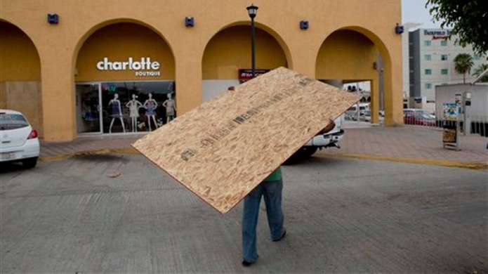 HuracÃ¡n Blanca se acerca a la PenÃ­nsula de Baja California