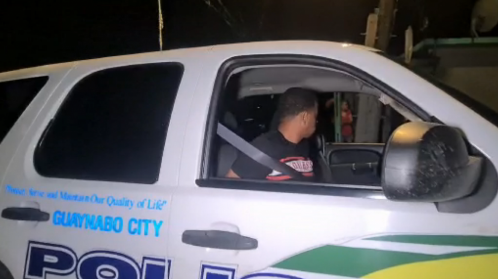 Video: Municipales de Guaynabo arrestan a un hombre luego de persecuci&oacute;n que culmin&oacute; en Cata&ntilde;o 