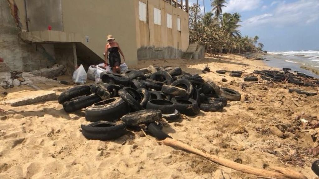  Representante alerta sobre el dep&oacute;sito de cientos de neum&aacute;ticos en playa de Aguada 