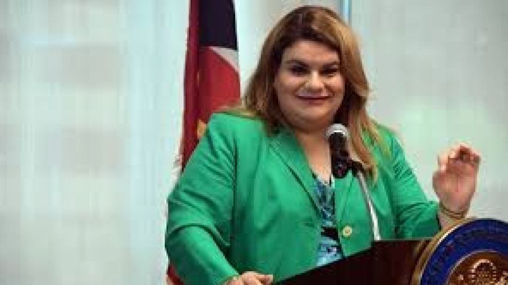 Jenniffer Gonz&aacute;lez anuncia $29 millones para mejoras en aeropuertos en la isla 
