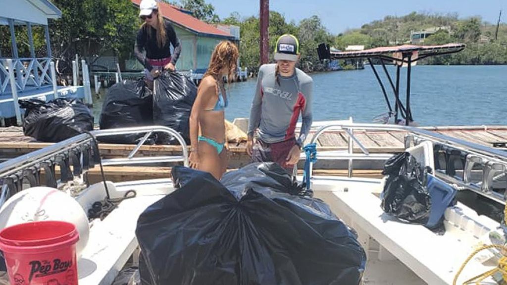  Video: Voluntarios recogen toneladas de basura en los cayos de La Parguera en Lajas 
