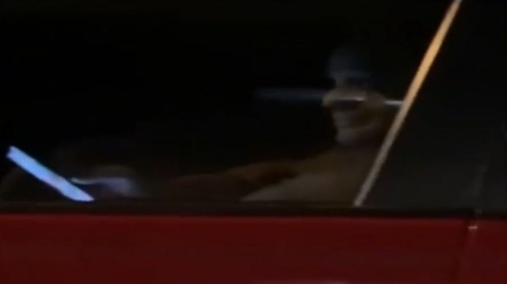  Video: Hombre llega a cuartel de la polic&iacute;a tras verse como &ldquo;s&aacute;tiro&rdquo; en Noticentro 