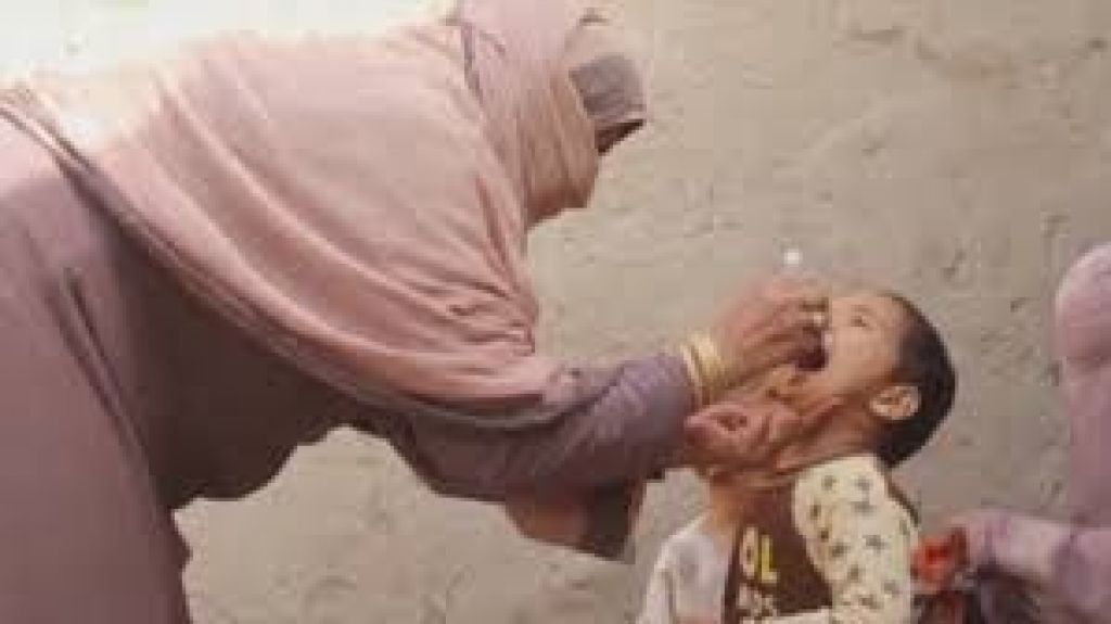  Vea video: Afganist&aacute;n comienza a vacunar a 9 millones de ni&ntilde;os para acabar con el polio 