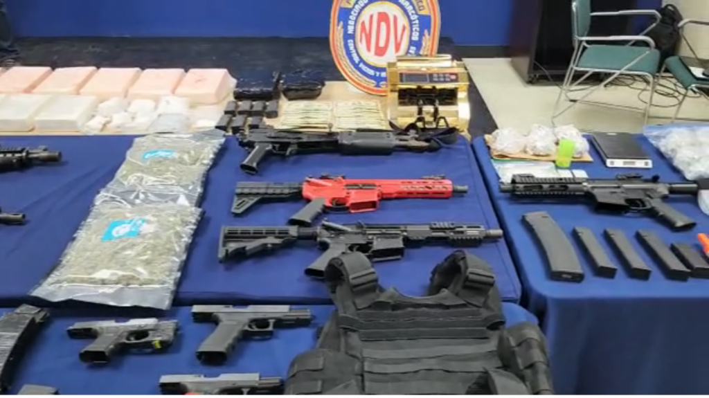  Video: Polic&iacute;a realiza su &ldquo;Noche de Galer&iacute;a&rdquo; en La Perla 