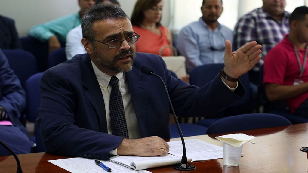  Comisi&oacute;n cameral investiga denuncias sobre revocaci&oacute;n de licencias a ganaderos 