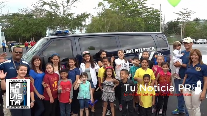 Video: Ciudadanos en PR le dan Gracias a los policias en su semana