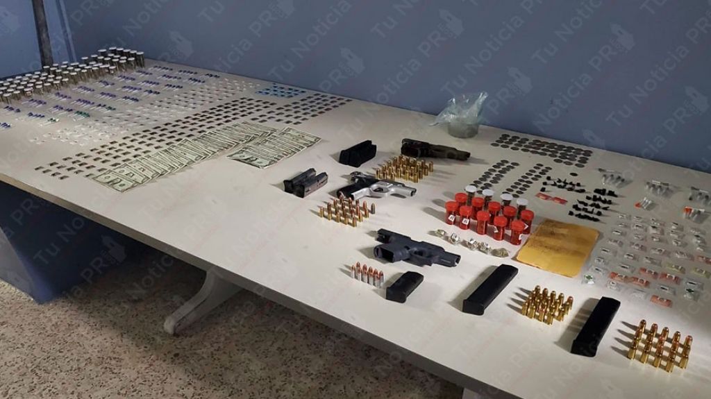  Fotos: Arrestos durante un &ldquo;Jangueo&rdquo; con armas ilegales en negocios de San Juan 