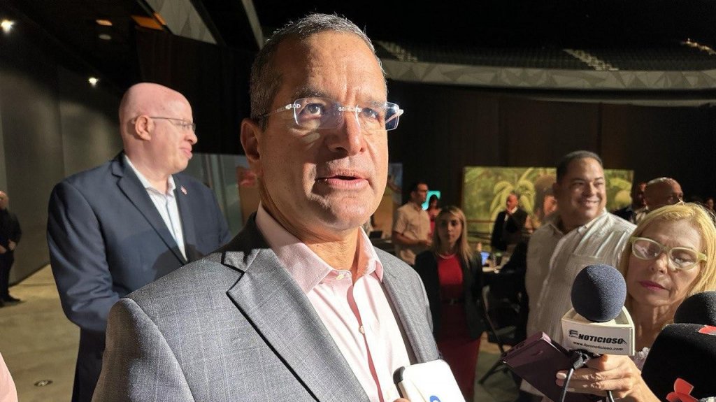  “Lo puedo refutar tan fácilmente que pasaría una vergüenza”, dice gobernador sobre denuncias del presidente del PPD 