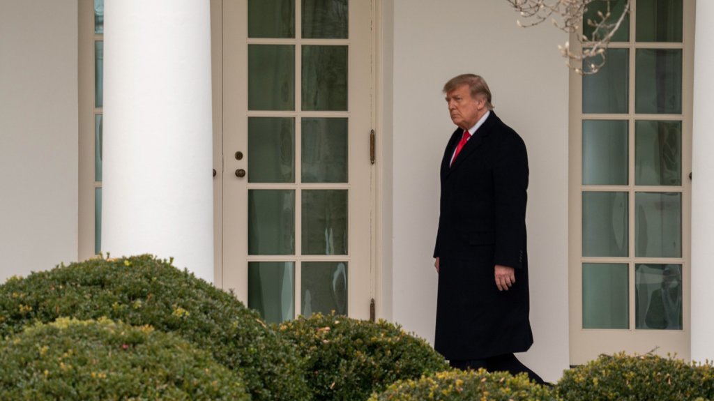  Trump enfrenta un posible juicio pol&iacute;tico que empezar&iacute;a con Biden en el poder 