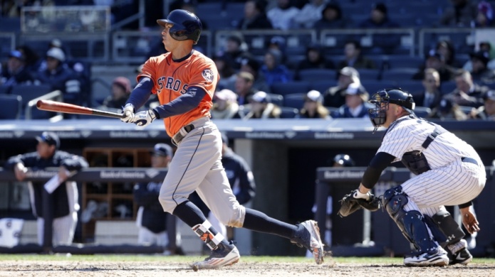 Carlos Correa se lesiona el pulgar izquierdo y abandona el campo de juego