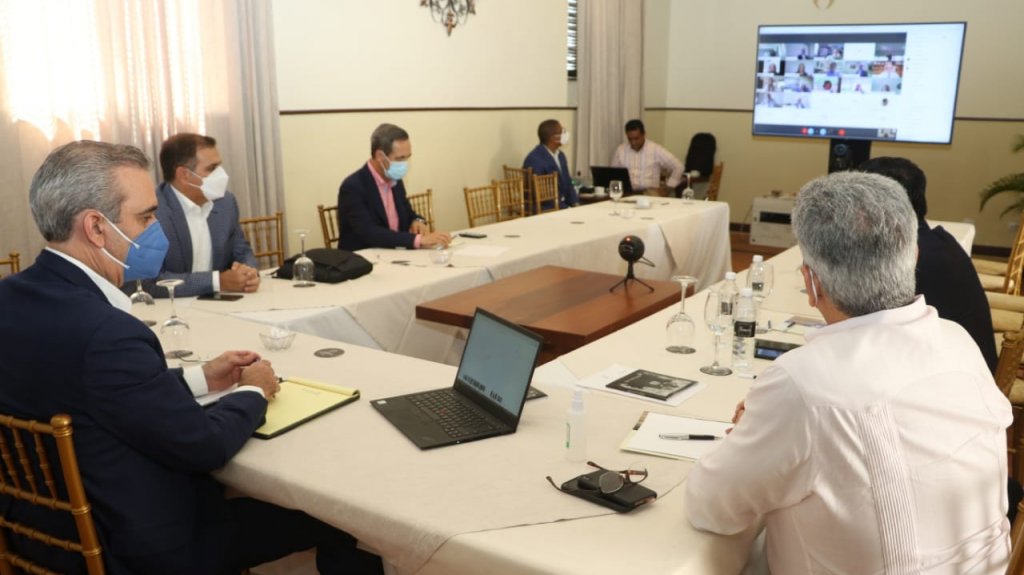  Presidente electo Abinader analiza la situación del sector eléctrico del país con representantes del Banco Mundial 