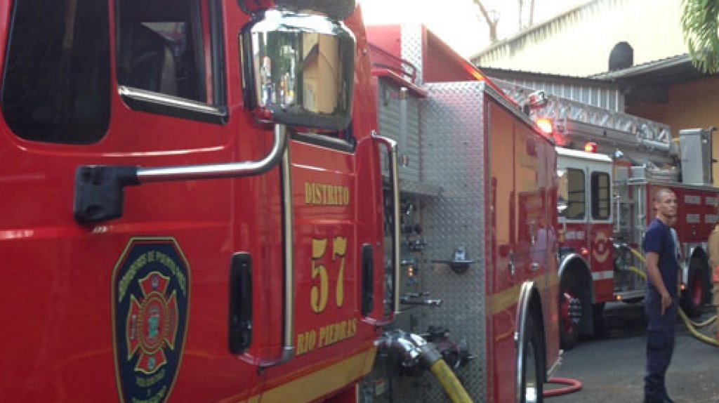  Reportan incendio en la cafeter&iacute;a de la tienda K-Mart de Plaza Las Am&eacute;ricas 