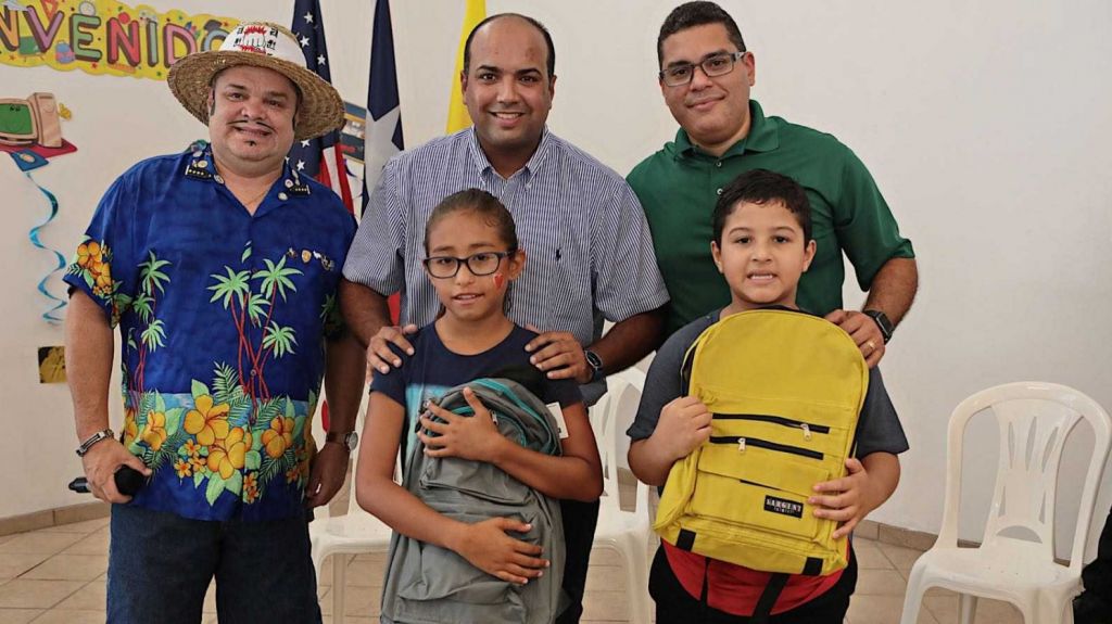  Otorgan efectos escolares a 300 ni&ntilde;os en Humacao 