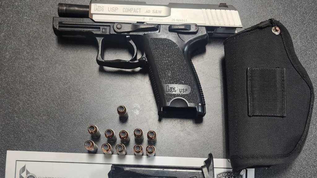  Un hombre y una mujer arrestados por ley de armas en Santa Isabel 