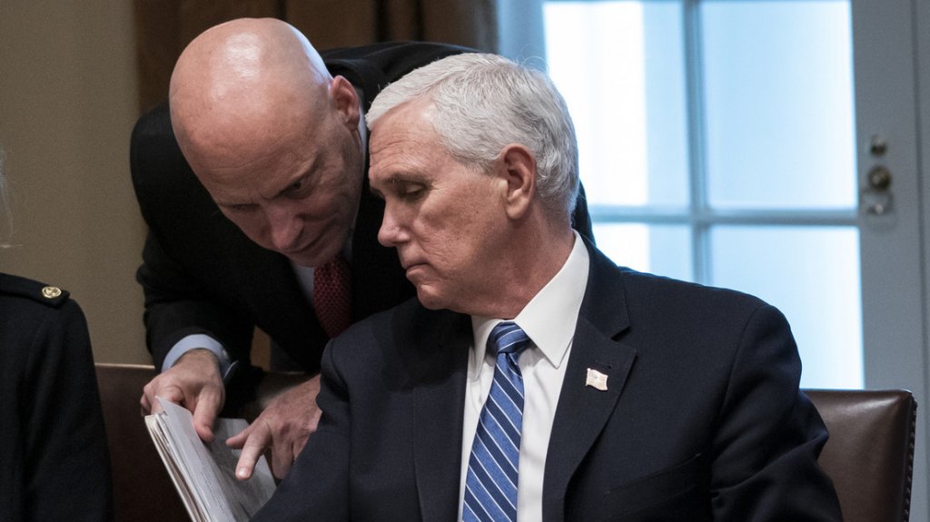  El jefe de gabinete del vicepresidente de EE.UU. da positivo por coronavirus 