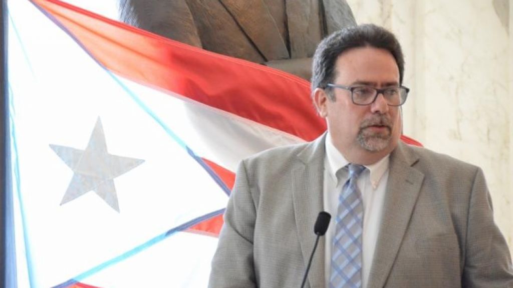  Buscan que Gobierno traduzca al espa&ntilde;ol todo documento oficial 