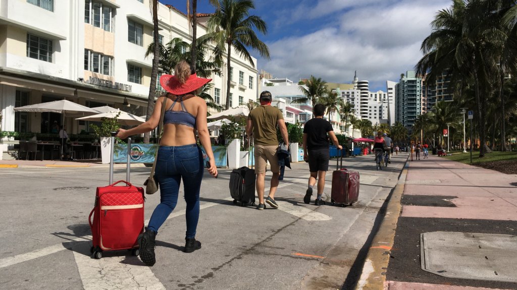  Calma en Miami Beach durante el segundo fin de semana bajo toque de queda 