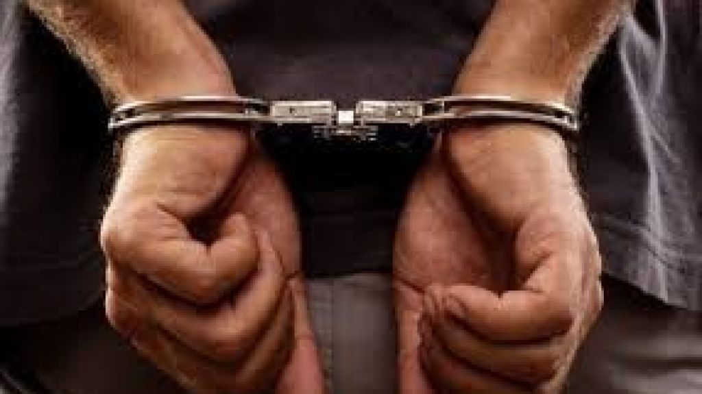  Arrestan sujeto que le dio pela a anciano de 81 a&ntilde;os 