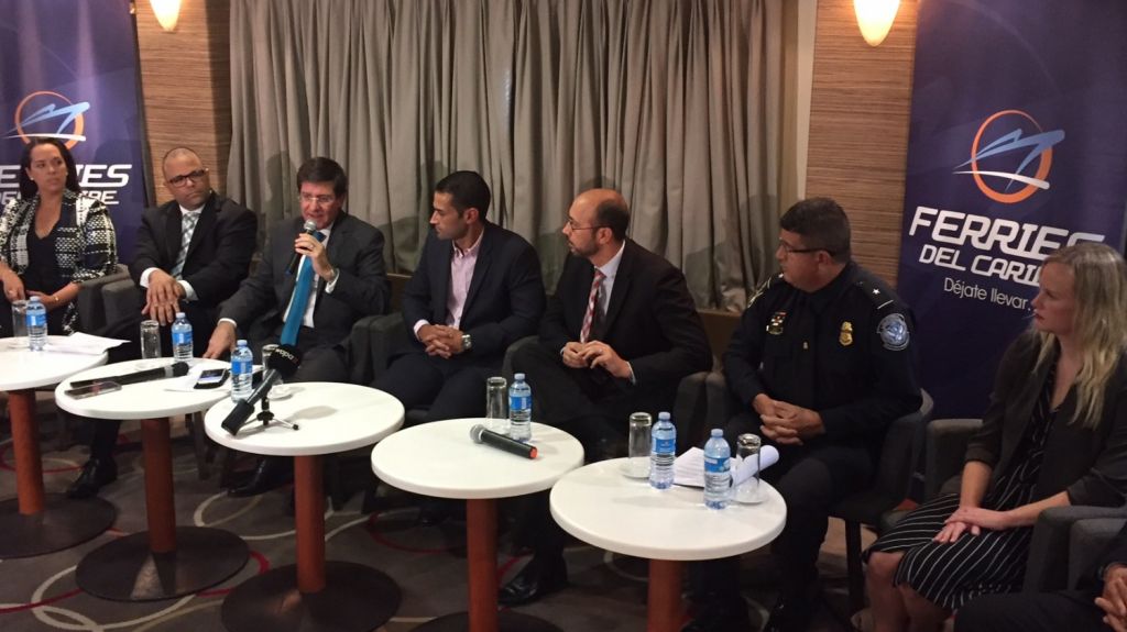  Gobierno anuncia sistema de control de pasaportes Primera Automatizado a bordo del Ferry 