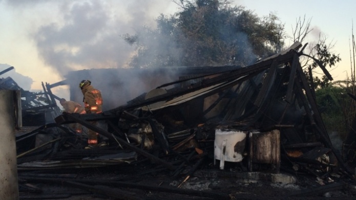 INCENDIO POR CORTO CIRCUITO DEJA PÃRDIDAS POR 187 MIL DOLARES EN VIEQUES
 

 

