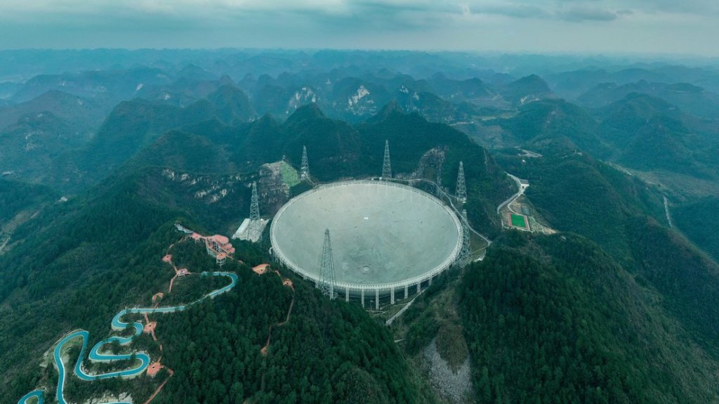  El radiotelescopio m&aacute;s grande del mundo atrae hacia China a cient&iacute;ficos extranjeros tras el colapso del de Arecibo 
