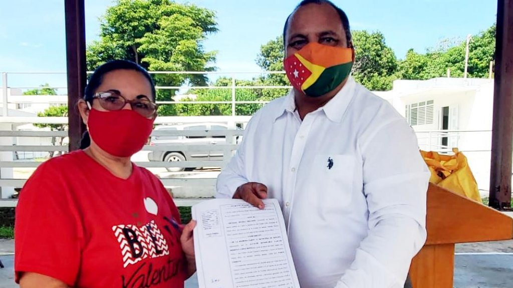  Rinc&oacute;n entrega 25 t&iacute;tulos de propiedad como parte de un proyecto de parcelaci&oacute;n 