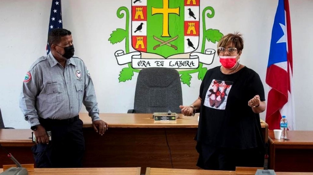  Alcaldesa de Patillas alerta a bañistas por fuertes marejadas, pero confirma juego de mañana de la Doble A 