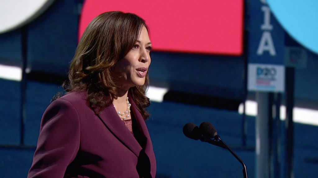  Harris pide a afroamericanos y latinos que defiendan su poder de cambio 