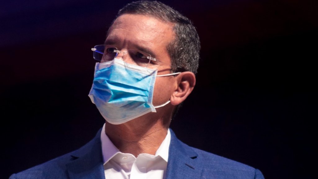  Gobernador anuncia vacunaci&oacute;n obligatoria para empleados de industria de restaurantes 